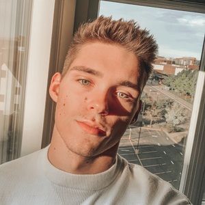 Meet your Posher, Chase